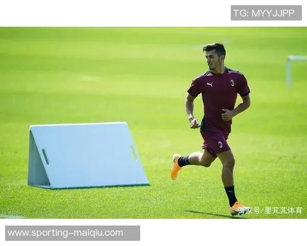 十号球衣的传奇足球明星红白色彩背后的故事与荣耀